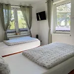 Ferienhaus Cassel بيت ضيافة *